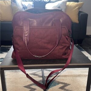 Lululemon bag (Bordeaux drama)
